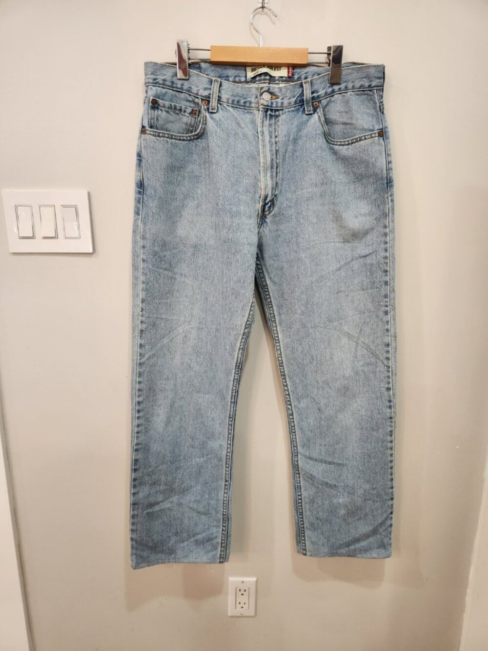 Vintage Levi's 505 Regular Fit Tag 36x34 (Fits 36x30) Light Wash Jeans Y2K